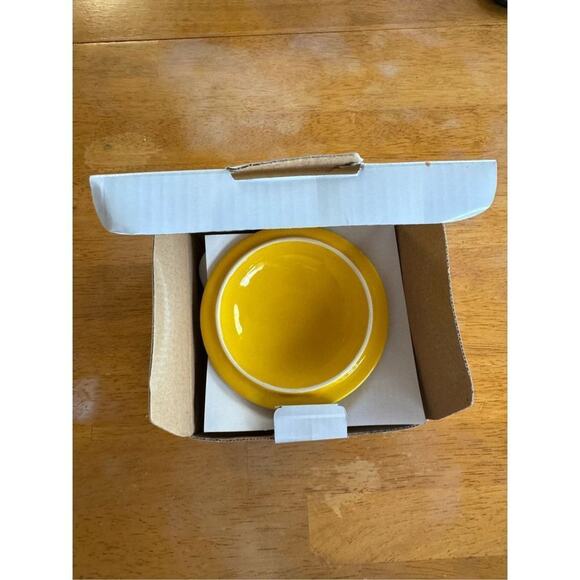 Michael Andrew Ceramic Small Yellow White Casserole Covered Dish Lid 4.25x2.25" - Picture 6 of 6